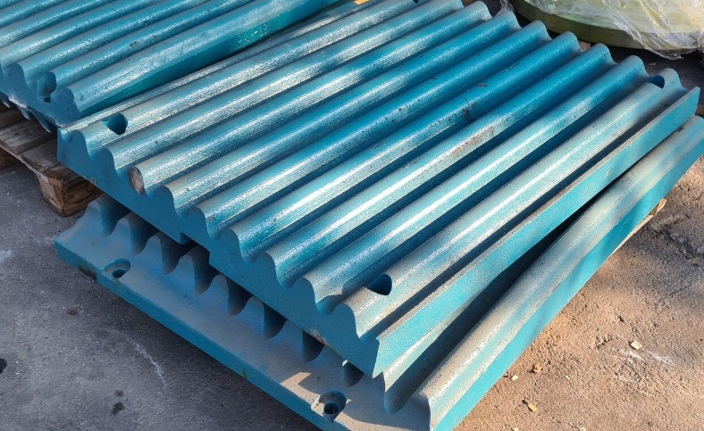 What are manganese cast blow bars used for?